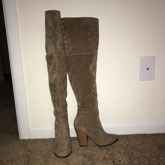 Lola Shoetique Shoes - Tan Boots ♥️